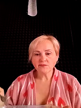 Snapshot of Svetlysvet chatting on 04/24/26, 05:32 Svetlysvet online show from 04/24/26, 05:32