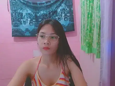 Snapshot of Sweetsexylady19 chatting on 06/05/26, 04:08 Sweetsexylady19 online show from 06/05/26, 04:08