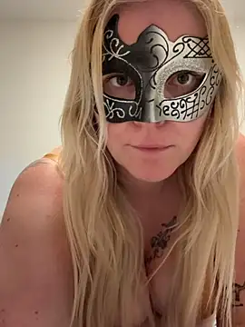 Snapshot of blondgirl_xx chatting on 05/29/26, 10:30 blondgirl xx online show from 05/29/26, 10:30