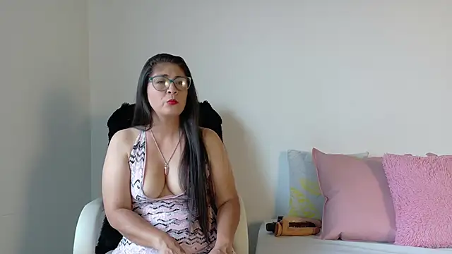 Camila model25 online show from 05/30/26, 04:04