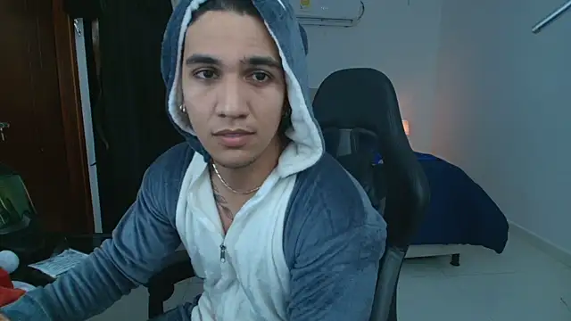 Snapshot of Mrbig_maximo chatting on 06/14/26, 04:47 Mrbig maximo online show from 06/14/26, 04:47