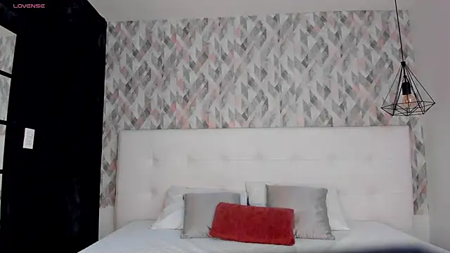 MiaJacksson online show from 07/22/26, 08:33