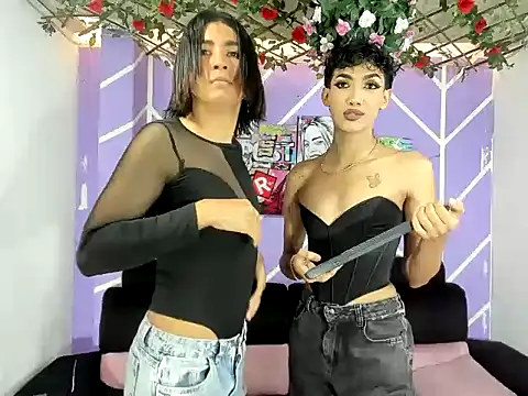Snapshot of DAHNE_HOT_ chatting on 04/27/26, 12:58 DAHNE HOT online show from 04/27/26, 12:58