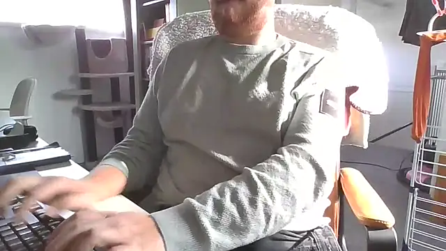 richard9718 online show from 05/05/26, 03:42