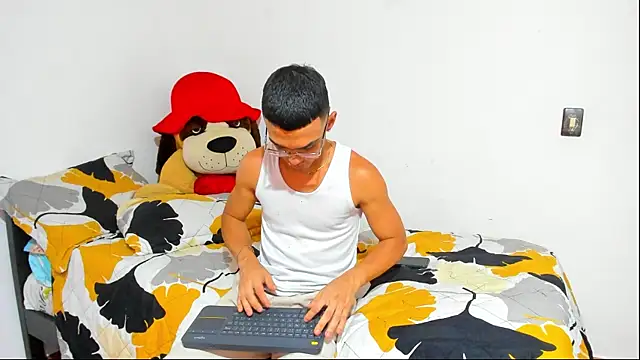 Teo Rave online show from 04/28/26, 02:27