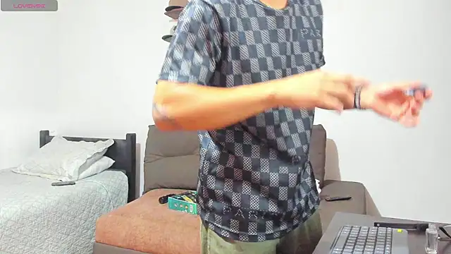 Teo Rave online show from 05/17/26, 02:53