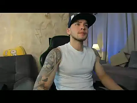 Snapshot of RONNY_COLTON chatting on 04/21/26, 12:34 RONNY COLTON online show from 04/21/26, 12:34