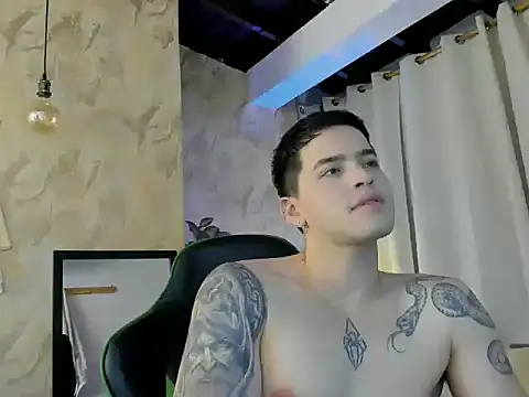 Snapshot of RONNY_COLTON chatting on 04/25/26, 11:57 RONNY COLTON online show from 04/25/26, 11:57