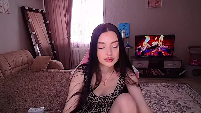 Snapshot of yoursLina chatting on 06/10/26, 06:23 yoursLina online show from 06/10/26, 06:23