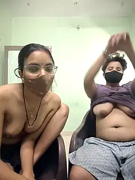 Snapshot of Payal_Sonali chatting on 05/04/26, 08:10 Payal Sonali online show from 05/04/26, 08:10