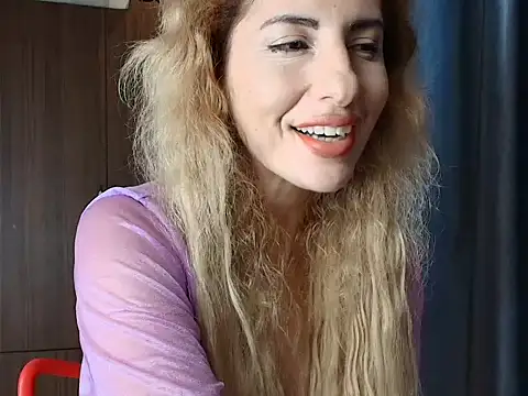 Snapshot of _horny_sexy_ chatting on 10/24/25, 06:32 horny sexy online show from 10/24/25, 06:32