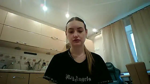 Lisanta online show from 05/01/26, 04:00