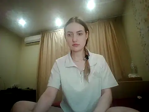 Lisanta online show from 07/28/26, 07:04