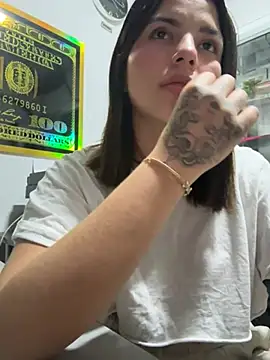 Mia Tylor01 online show from 07/04/26, 04:51