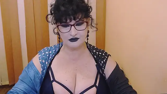 Snapshot of QuuenOfSin chatting on 11/09/25, 08:18 QuuenOfSin online show from 11/09/25, 08:18