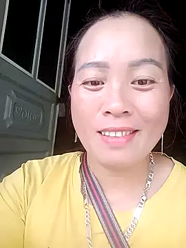 Snapshot of phuongtrinh1 chatting on 05/25/26, 12:27 phuongtrinh1 online show from 05/25/26, 12:27