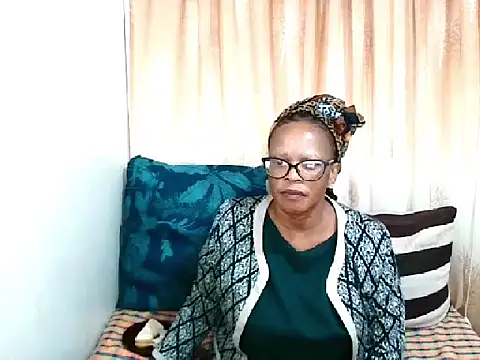 Ebony Bloom69 online show from 06/17/26, 04:37