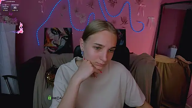 Snapshot of ollivia_dream chatting on 06/02/26, 06:04 ollivia dream online show from 06/02/26, 06:04