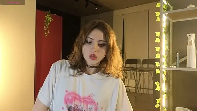 lovergirl4me online show from 05/11/26, 05:43