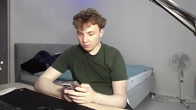 Snapshot of mxmplay chatting on 06/11/26, 12:32 mxmplay online show from 06/11/26, 12:32