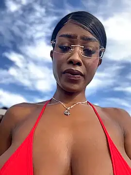 CocoaLuxeXXX online show from 06/18/26, 01:15