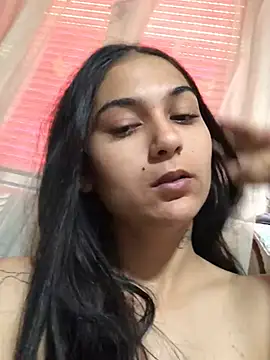 Snapshot of amira1348 chatting on 05/24/26, 06:51 amira1348 online show from 05/24/26, 06:51