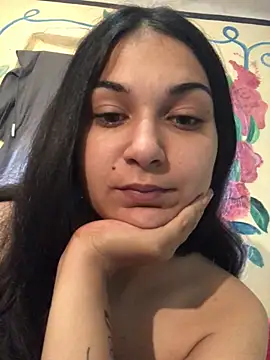 Snapshot of amira1348 chatting on 06/05/26, 06:52 amira1348 online show from 06/05/26, 06:52