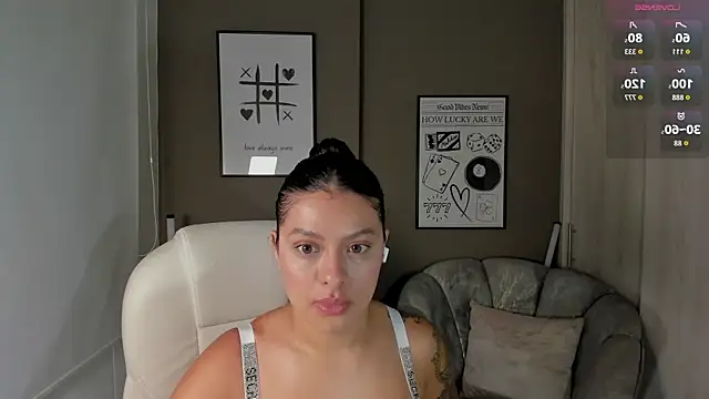 Snapshot of GeorginaMontclair chatting on 05/21/26, 10:11 GeorginaMontclair online show from 05/21/26, 10:11