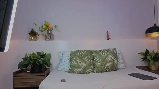 lily obsession online show from 05/06/26, 12:54