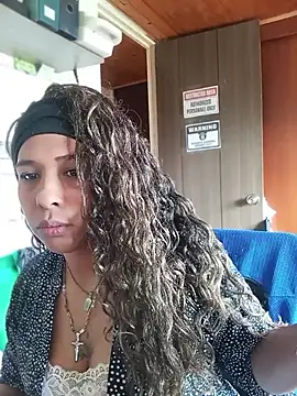 Snapshot of Ivon_C chatting on 05/08/26, 01:16 Ivon C online show from 05/08/26, 01:16