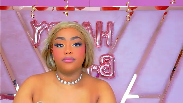 TiannahGlow online show from 05/15/26, 12:23