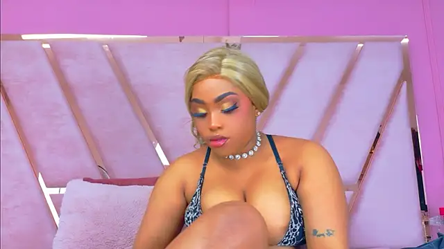 TiannahGlow online show from 05/16/26, 12:26