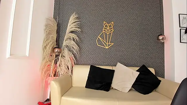 Nina voss online show from 06/14/26, 02:24