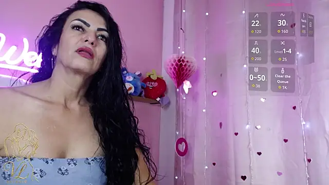 Snapshot of ishtarsexxx chatting on 06/11/26, 12:43 ishtarsexxx online show from 06/11/26, 12:43