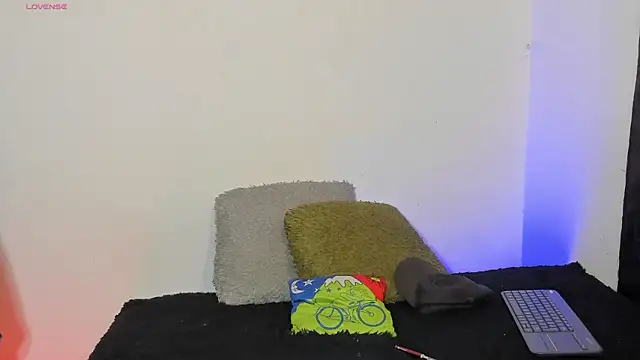  IanLark online show from 05/19/26, 01:56