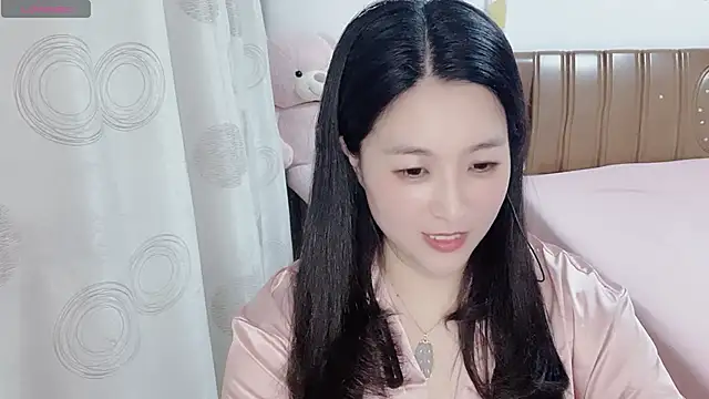 Snapshot of D-Misslu chatting on 06/10/26, 12:15 D-Misslu online show from 06/10/26, 12:15