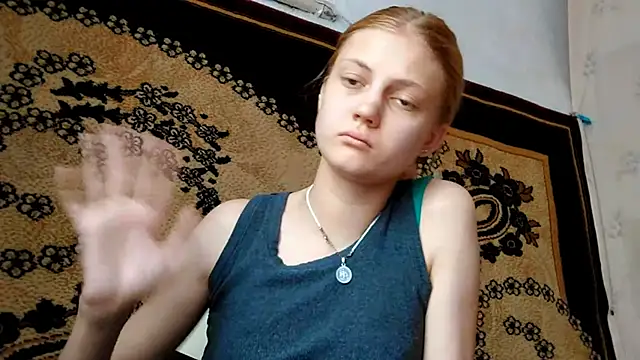 Snapshot of LunaLaday chatting on 06/27/26, 03:00 LunaLaday online show from 06/27/26, 03:00