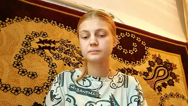 Snapshot of LunaLaday chatting on 07/01/26, 02:57 LunaLaday online show from 07/01/26, 02:57