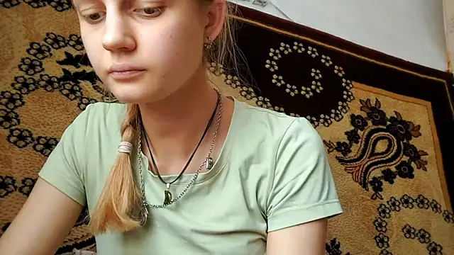 Snapshot of LunaLaday chatting on 07/07/26, 06:47 LunaLaday online show from 07/07/26, 06:47