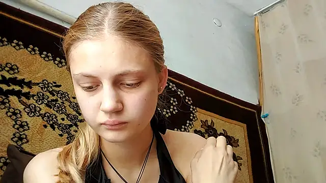 Snapshot of LunaLaday chatting on 07/15/26, 06:18 LunaLaday online show from 07/15/26, 06:18