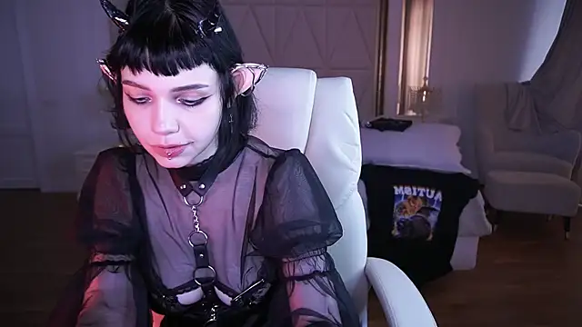 OutfitObsession online show from 07/09/26, 02:32