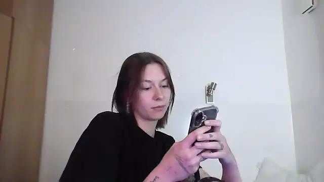 Snapshot of JuicyErika chatting on 05/01/26, 11:20 JuicyErika online show from 05/01/26, 11:20
