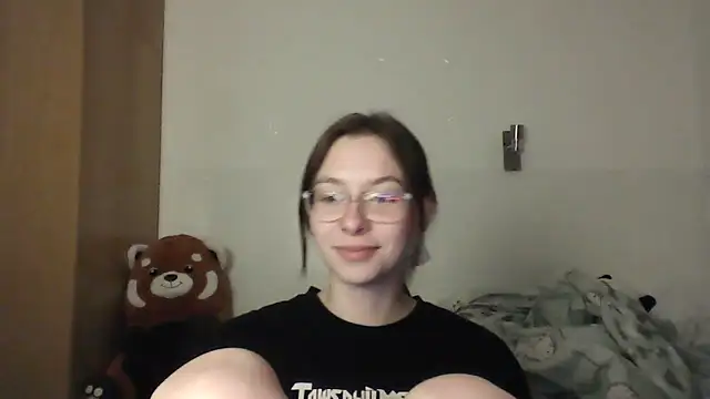 Snapshot of JuicyErika chatting on 05/22/26, 10:37 JuicyErika online show from 05/22/26, 10:37