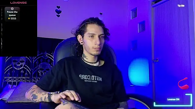 Snapshot of Vergil_Noir_ chatting on 06/12/26, 03:38 Vergil Noir online show from 06/12/26, 03:38