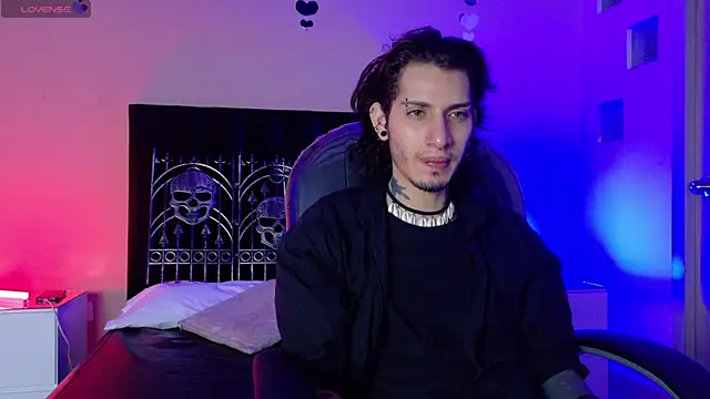 Snapshot of Vergil_Noir_ chatting on 06/14/26, 04:47 Vergil Noir online show from 06/14/26, 04:47