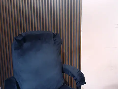 MissOffice  online show from 05/28/26, 01:19