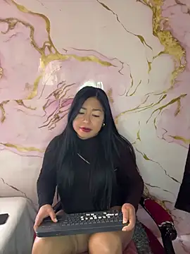 Victoria kim lee online show from 07/28/26, 02:13