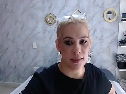 Snapshot of electra_gold chatting on 05/06/26, 07:19 electra gold online show from 05/06/26, 07:19