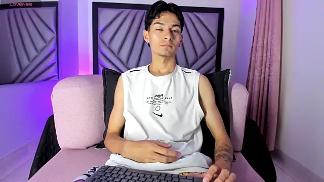 Yefersonyoss online show from 06/06/26, 03:55
