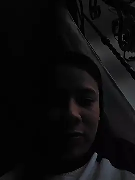 Snapshot of Nicol_Alvarez1 chatting on 05/17/26, 10:39 Nicol Alvarez1 online show from 05/17/26, 10:39